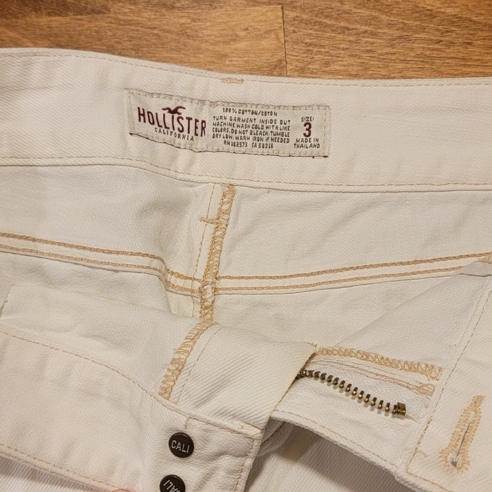 Hollister California,2 button Denim  skirt, Size 3 - Picture 3 of 5